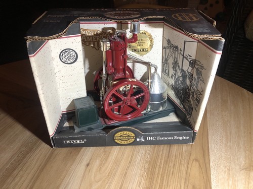 1992 ertl scale ihc - 1/8, famous